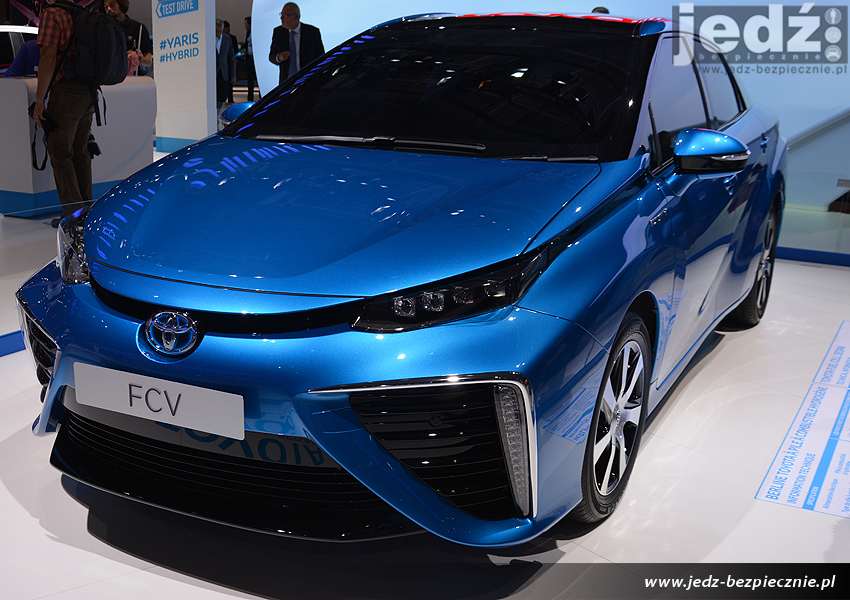WYDARZENIA | Salon samochodowy Paryż 2014 - Toyota FCV